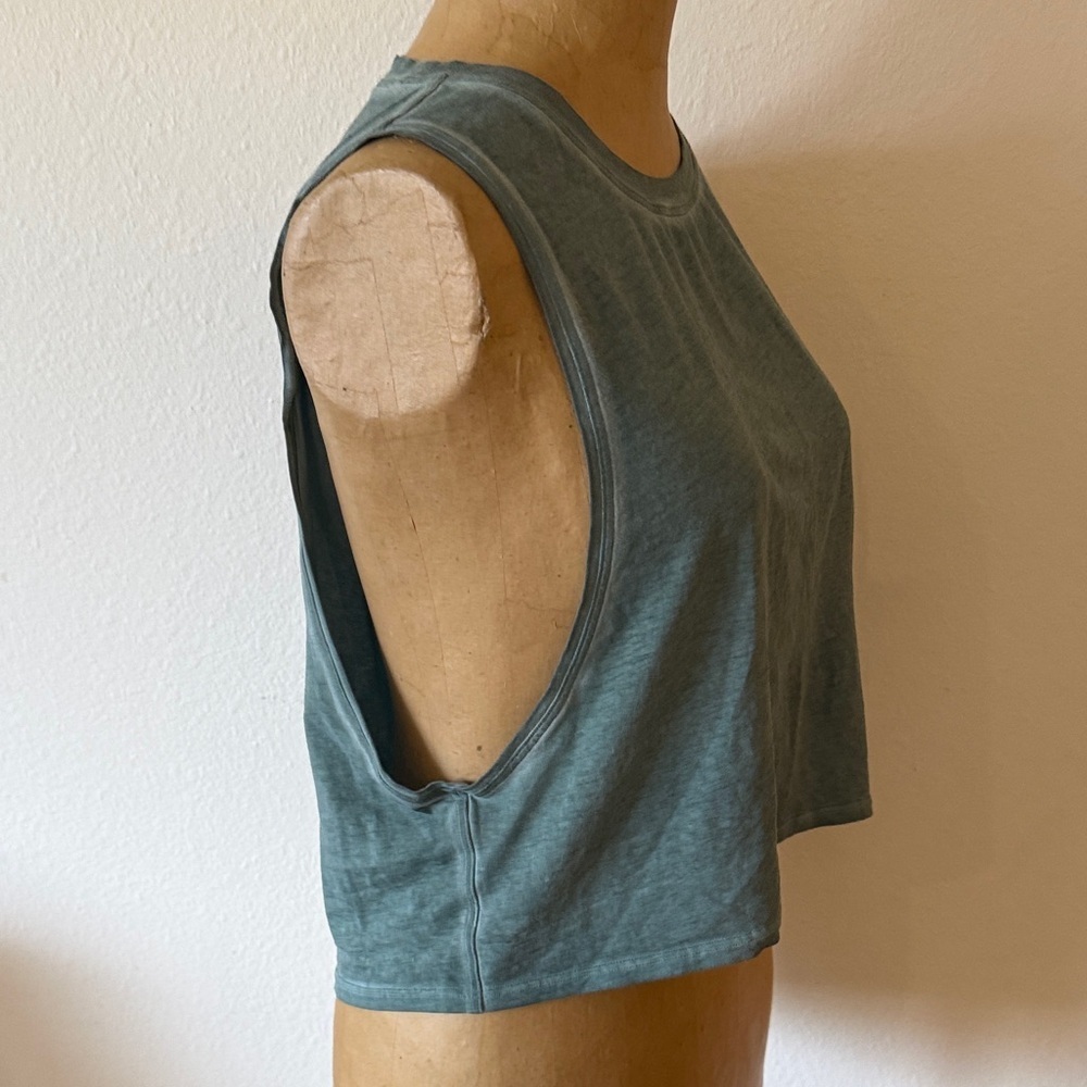 Women's Sleeveless Teal Top - Picture 7 of 10